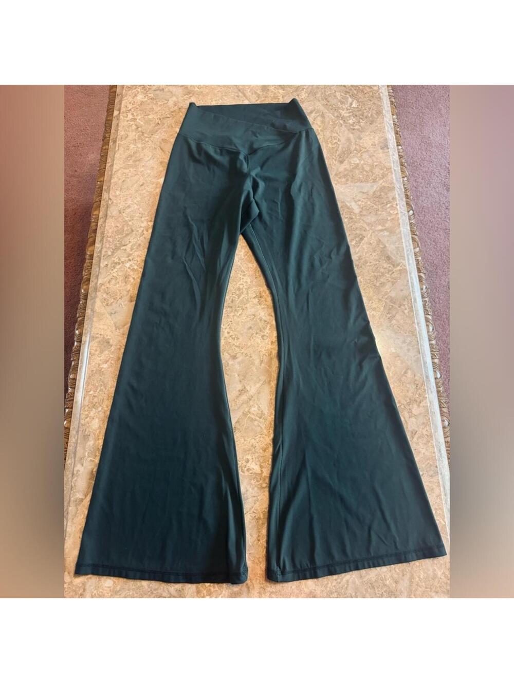 Sunzel flare leggings